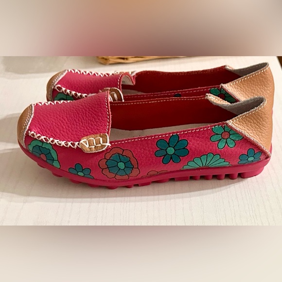 Pink Floral Leather NWOT Loafers Remote Control Bottom Size 6 Women’s Multicolor - Picture 6 of 9